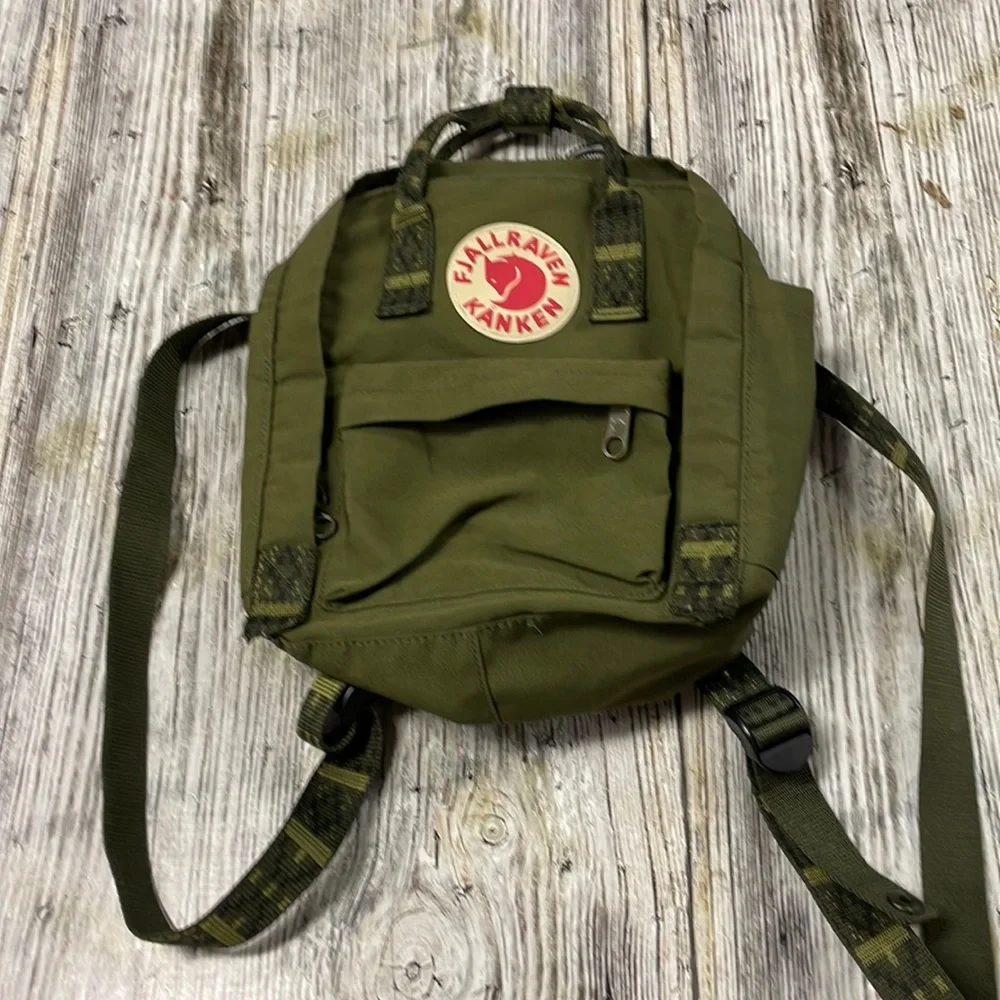 Fjallraven | Bags | Fjallraven Kanken Mini Foliage Green And  display picture 3